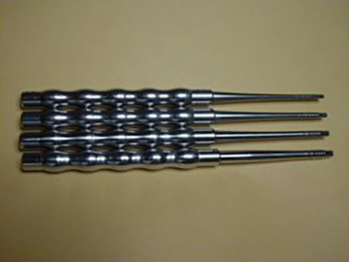 Fig. 4 Set de osteotomos de punta cóncava